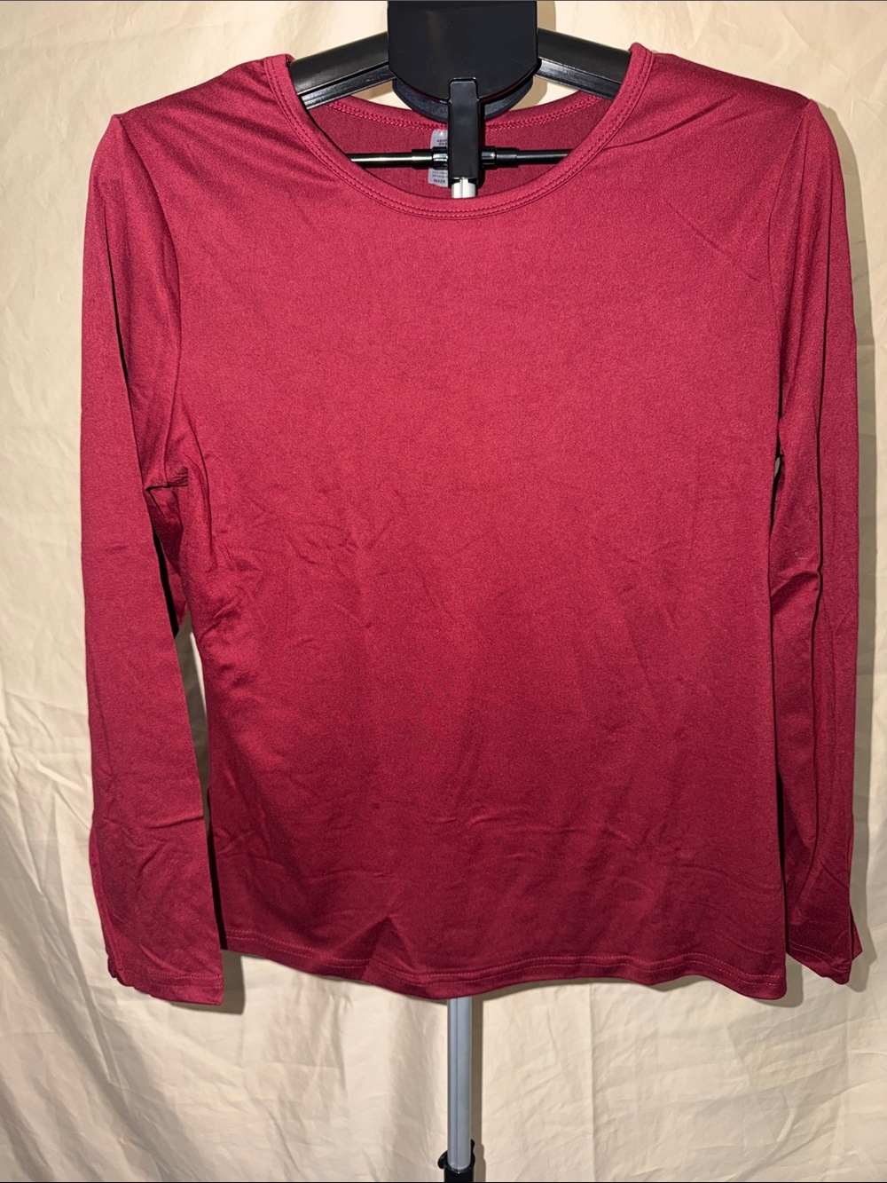 Women's Long-Sleeve Crewneck Top in Burgundy